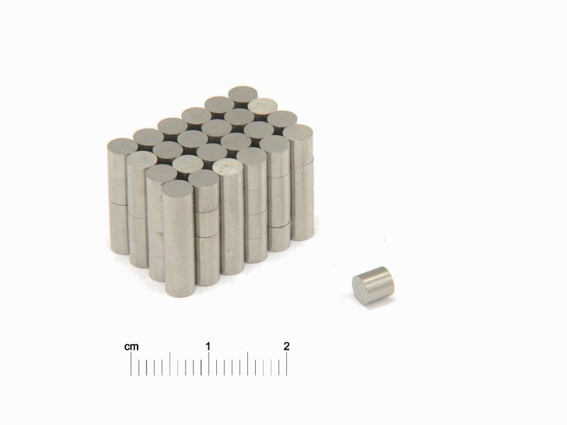 D4 x 4 / AlNiCo5 / LNG37 - Aimant AlNiCo