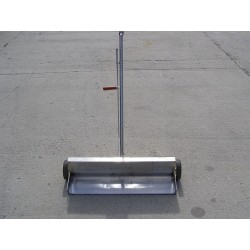 Magnetic sweeper with facilitated cleaning 880x180 / F