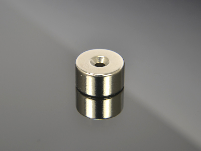 D18 x d7,2/3,6 x 10 / N42 - Magnete al neodimio (NdFeB)