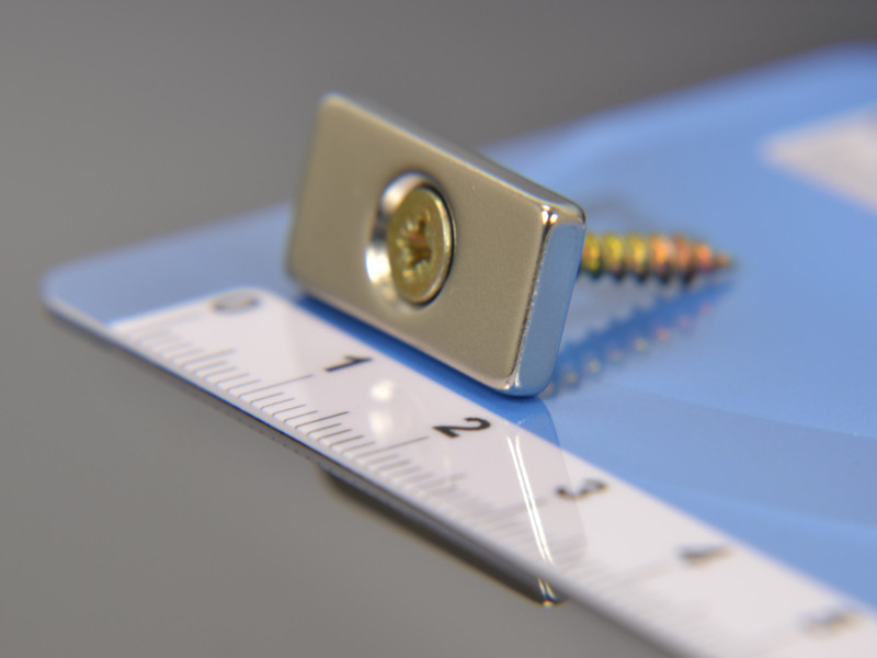 20 X 10 X 3 - D7,2/d3,6 / N38 - Neodyymimagneetti (NdFeB)