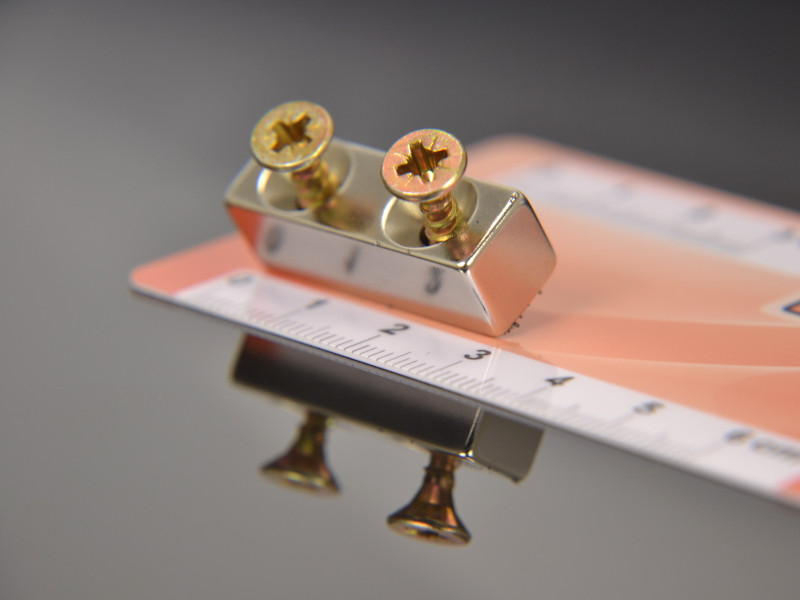 30 X 10 X 10 - D8,8/d4,3 / N38 - Neodymium magnet (NdFeB)