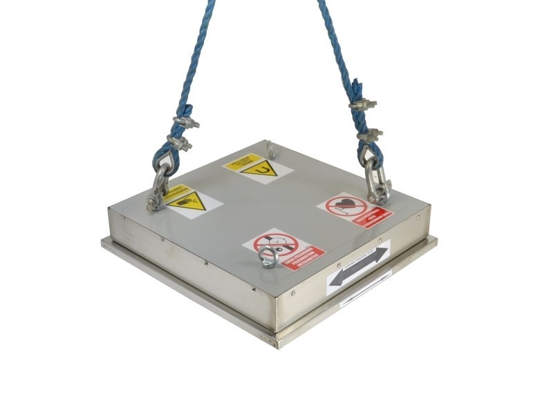 Magnet suspendat pentru separarea fierului 505X530X150 / F cu placă de curățare