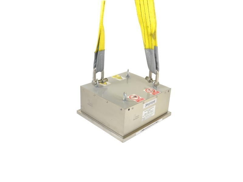 Suspenderad magnet för järnseparation 350X320X150 / F med rensplatta