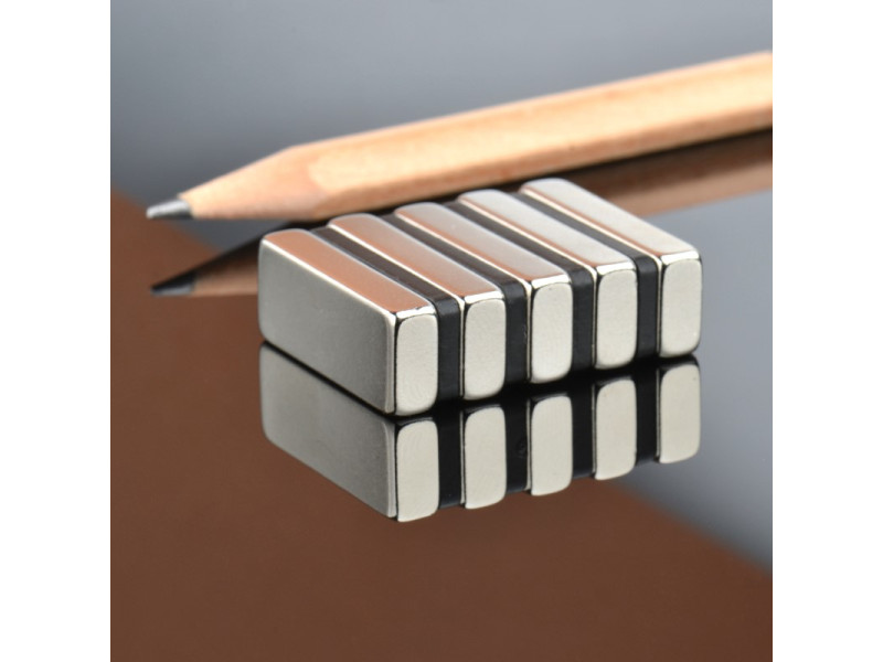 25 x 10 x 5 / N38 - Neodimov magnet (NdFeB)