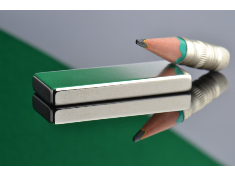 40 x 15 x 5 / N38 - Neodimov magnet (NdFeB)