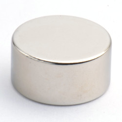D12 x 6 / N38 - Neodimov magnet (NdFeB)