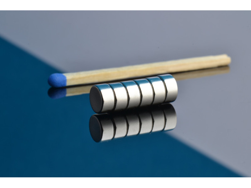D6 x 3 / N38 - Neodimov disk magnet