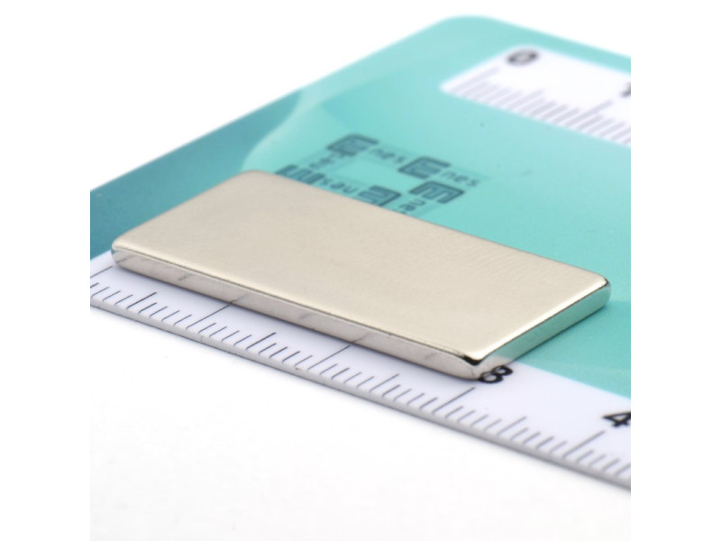 30 x 15 x 2 / N38 - Neodimov magnet (NdFeB)