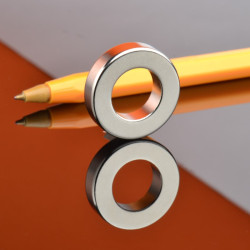 D25 x d14 x 6 / N38 - Neodimov magnet (NdFeB)