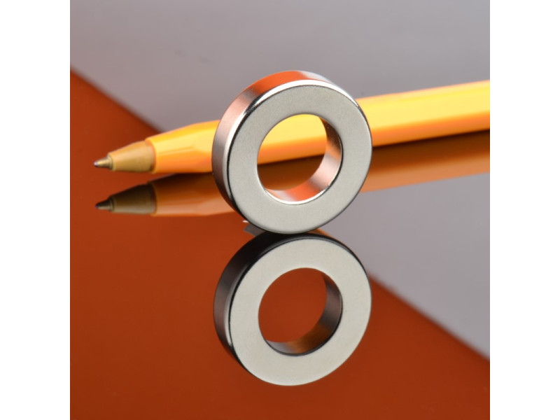 D25 x d14 x 6 / N38 - Neodímium mágnes (NdFeB)