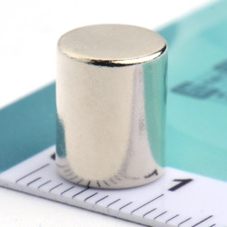 D8 x 10 / N38 - Neodimov magnet (NdFeB)