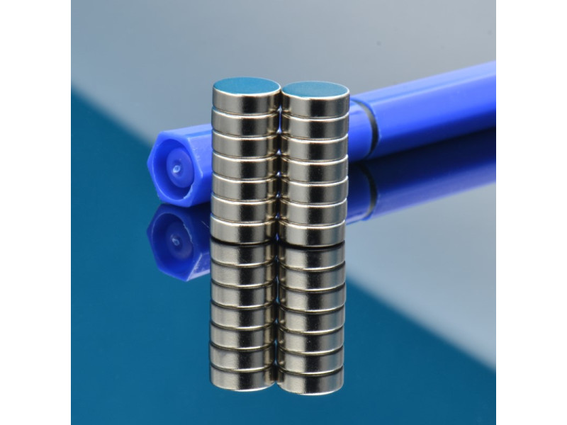 D8 x 2,6 / N38 - Neodimov magnet (NdFeB)