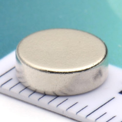 D8 x 2,6 / N38 - Neodimov magnet (NdFeB)