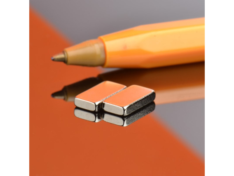 10 x 5 x 2 / N38 - Neodimov magnet (NdFeB)