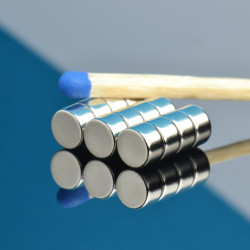D5 x 3 / N38 - mali okrogli magnet