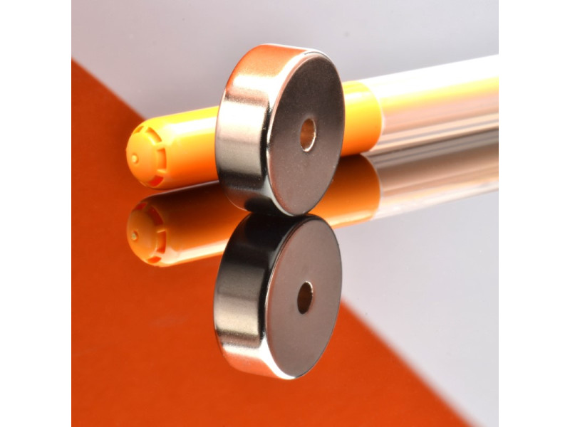 D27 x d5 x 10 / N38 - Neodimov magnet (NdFeB)