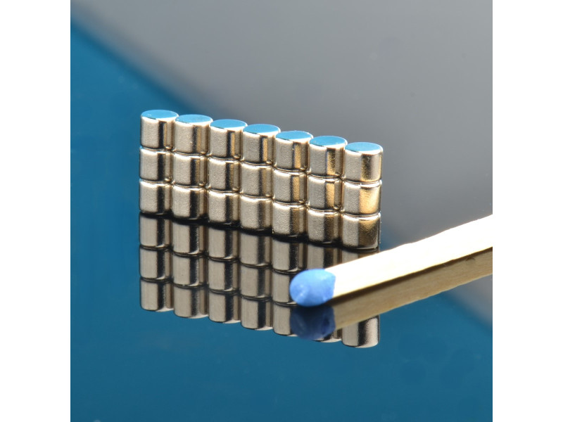 D3,5 x 3 / N38 - majhen magnet