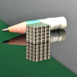 D3 x 2 / N38 – svært små magneter