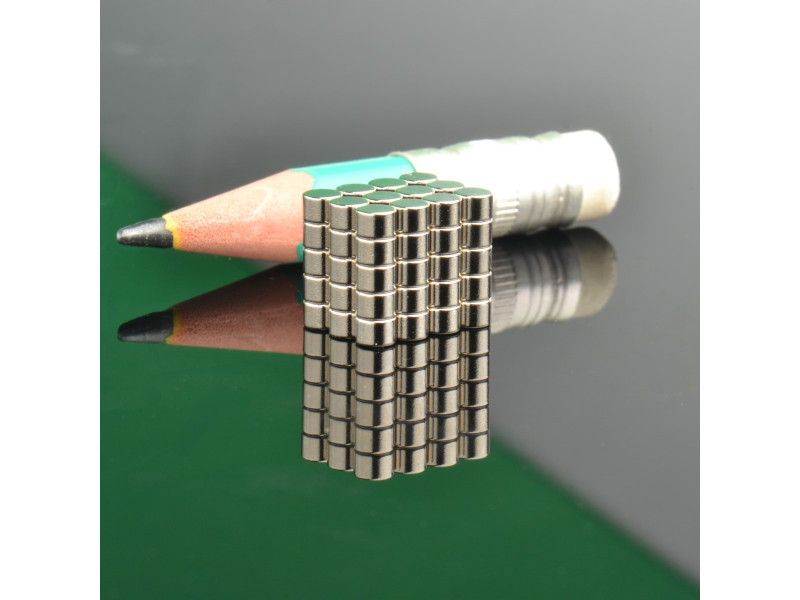 D3 x 2 / N38 – svært små magneter
