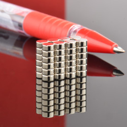 D4 x 2 / N38 – liten neodymmagnet