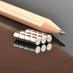 D4 x 4 / N38 - kis hengeres mágnes