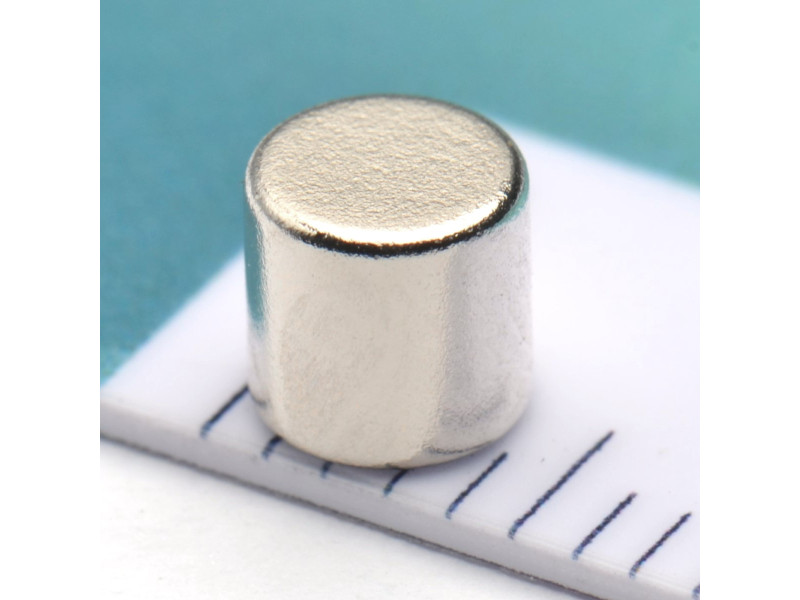 D4 x 4 / N38 – liten sylindrisk magnet