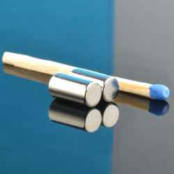 D5 x 10 / N38 - Neodimov magnet (NdFeB)