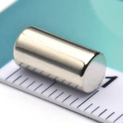 D5 x 10 / N38 - Neodimov magnet (NdFeB)