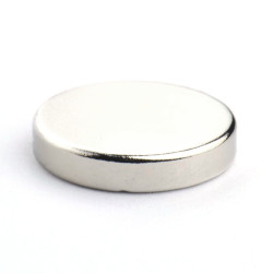 D15 x 3 / N38 - Neodimov magnet (NdFeB)