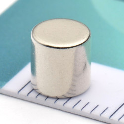 D6 x 6 / N38 - Neodimov magnet (NdFeB)