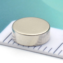 D7 x 2,5 / N38 - Neodimov magnet (NdFeB)