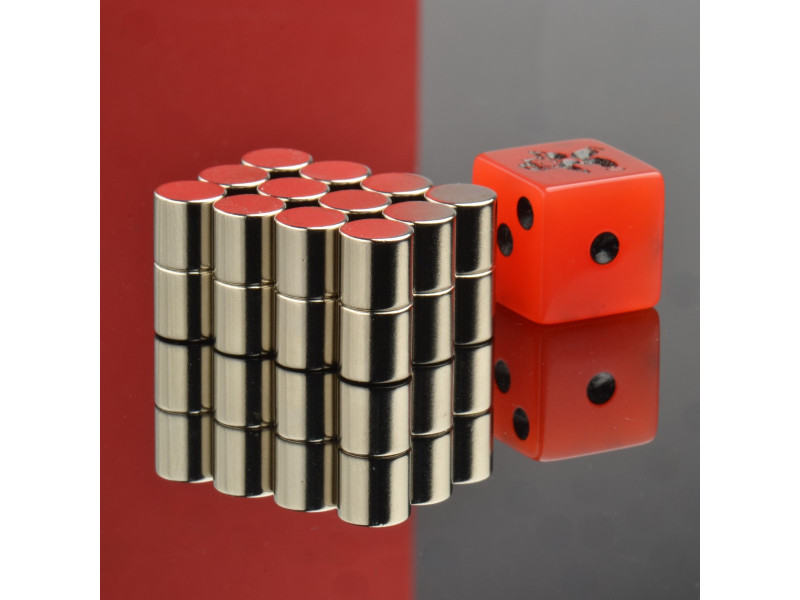 D8 x 8 / N38 - Neodimov magnet (NdFeB)