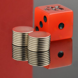D12 x 1 / N38 - Neodimov magnet (NdFeB)
