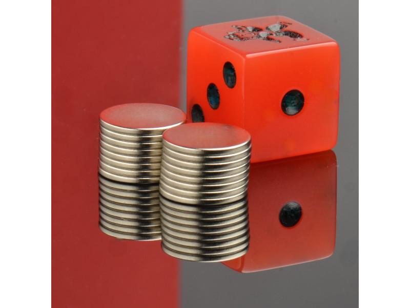 D12 x 1 / N38 - Neodimov magnet (NdFeB)