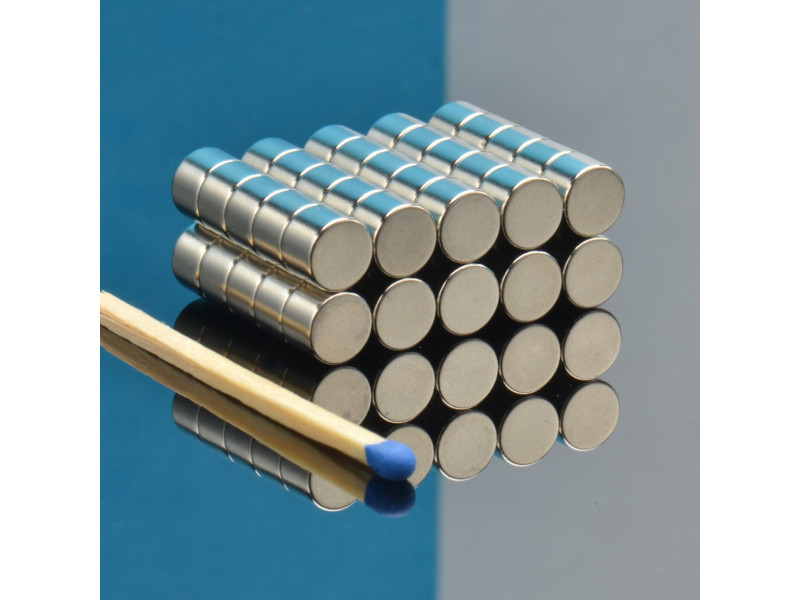 D6 x 4 / N38 - Neodimov magnet (NdFeB)