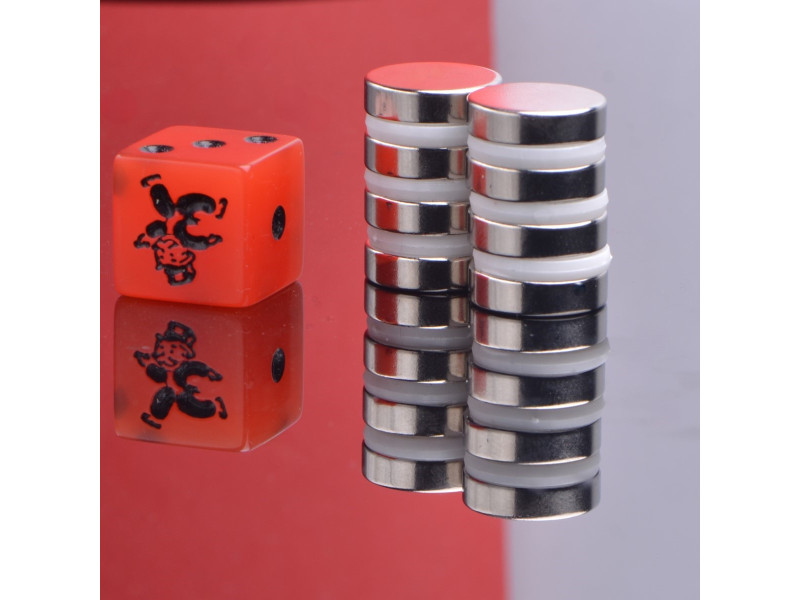 D15 x 4 / N38 - Neodimov magnet (NdFeB)