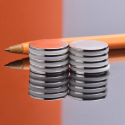 D20 x 1,5 / N38 - Neodimov magnet (NdFeB)