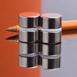 D18 x 10 / N38 - Neodimov magnet (NdFeB)