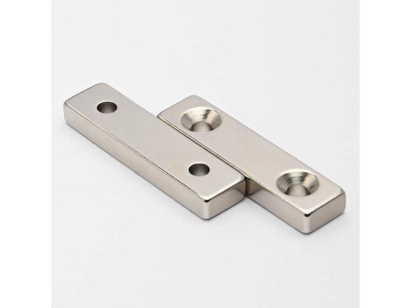 40 X 10 X 5 - D7,2/d3,6 / N38 - Neodimov magnet (NdFeB)