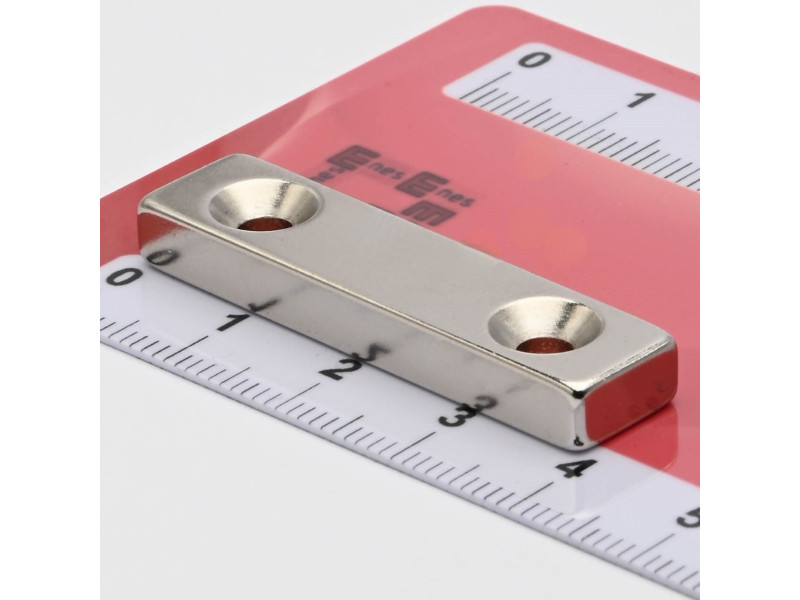 40 X 10 X 5 - D7,2/d3,6 / N38 - Neodimov magnet (NdFeB)