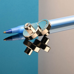 Magnet v ohišju, premer 20 mm, z vijačnim nastavkom M4 - neodim