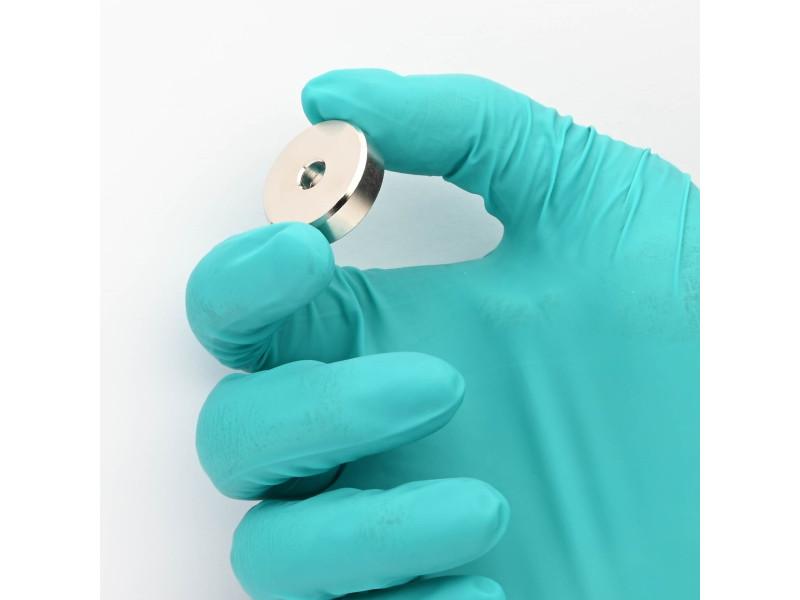 Магніт у корпусі, діаметр 25 мм, з отвором для гвинта з плоскою головкою, неодимовий