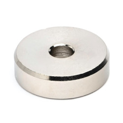Magnet i hus, diameter 25 mm, med boring for flat skrue, neodymium