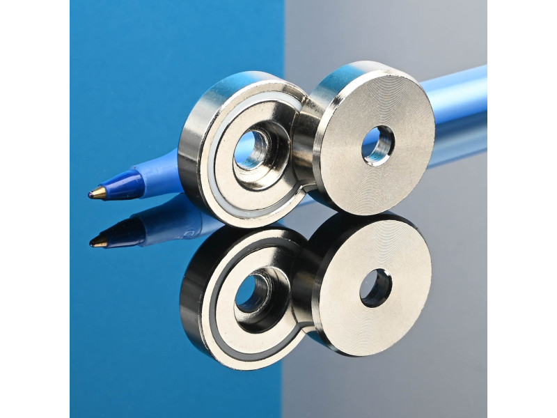 Magnet i hus, diameter 25 mm, med boring for flat skrue, neodymium