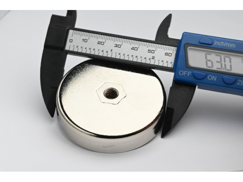 Mıknatıs, çap 63 mm, M8 iç dişli, yükseklik 14 mm, ferrit