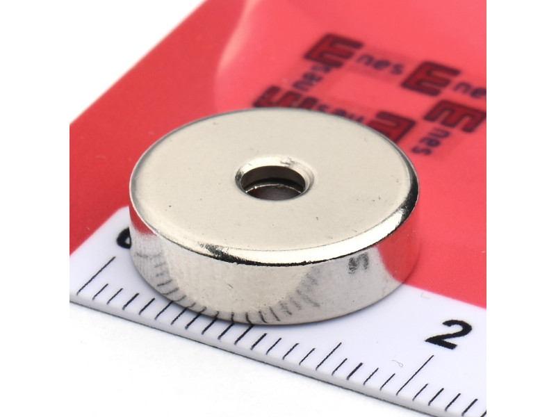 Магніт у корпусі, діаметр 16 мм, з отвором під потайну головку гвинта, неодимовий