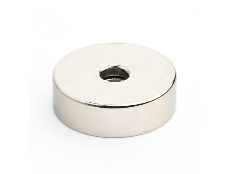 Magnet v ohišju, premer 20 mm, z luknjo za poglobljeno glavo vijaka, neodim