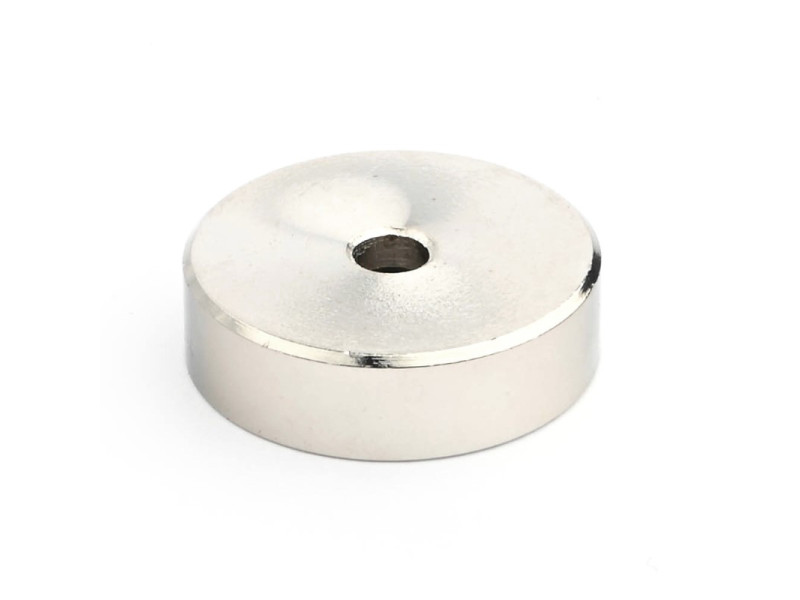 Magnet i hus, diameter 25 mm, med hull for forsenket skruehode, neodymium