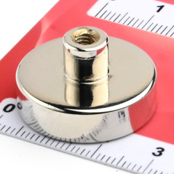 Magnet v ohišju, premer 25 mm, z vijačnim nastavkom M4 - neodim