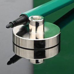 Magnet i hus, diameter 32 mm, med skruehylse M5 - neodymium